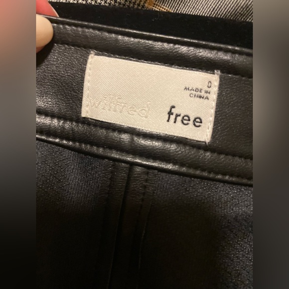 Aritzia Wilfred Roxanne Vegan Leather Skirt - Picture 2 of 4
